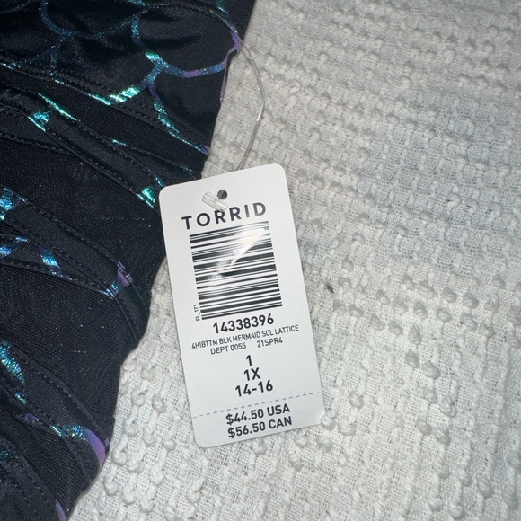 Torrid Dark Mermaid Scale Bikini Set - Picture 5 of 7